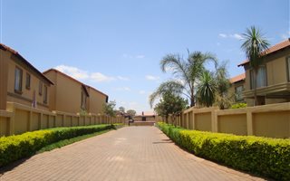 2 Bedroom Duplex in Willow Park Manor
