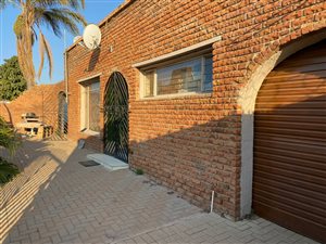 3 Bed House in Nirvana