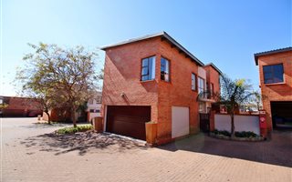 3 Bedroom Townhouse in Crescent Wood Country Estate