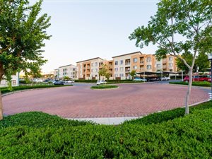 2 Bed Apartment in Paulshof