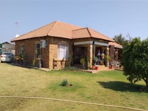 5 Bed House in Hartswater