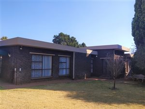 4 Bed House in Flora Gardens