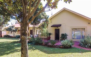 6 Bedroom House in Clubview