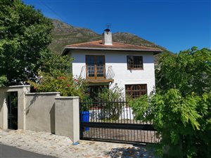 4 Bed House in Scott Estate