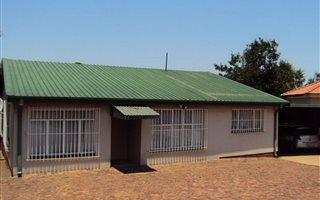 3 Bedroom House in Kempton Park West