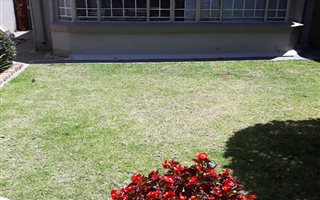 2 Bedroom Garden Cottage in Saxonwold