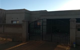 2 Bedroom House in Tsakane