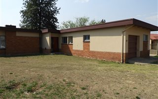 3 Bedroom House in Barry Hertzog Park