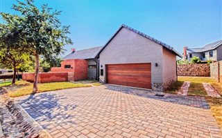 3 Bedroom House in Country View Estate