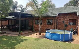 3 Bedroom House in Montana Park