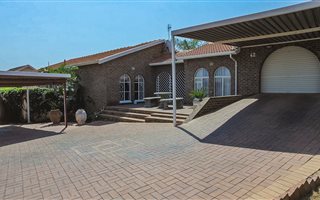 5 Bedroom House in Mulbarton