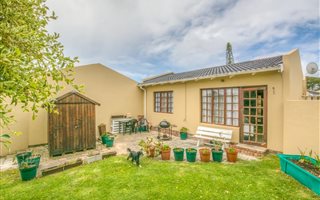 2 Bedroom Simplex in Lorraine
