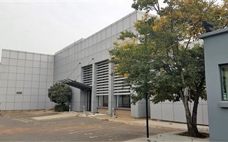5685 m² Commercial space in Stormill