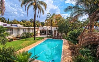 4 Bedroom House in Waterkloof Park