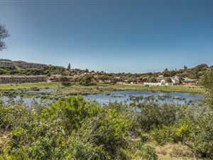 600 m² Land available in Lovemore Park