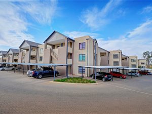 3 Bed Townhouse in Ruimsig