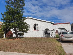 4 Bed House in Parkside