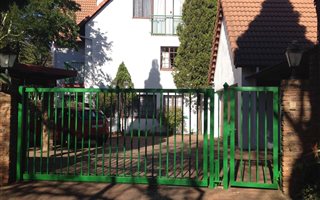 2 Bedroom Apartment in Waterkloof Park