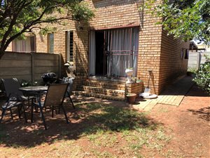 2 Bedroom Townhouse in Allens Nek
