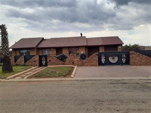 3 Bed House in Geluksdal
