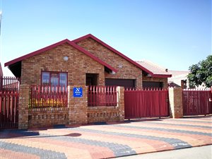 3 Bed House in Lesedi Park