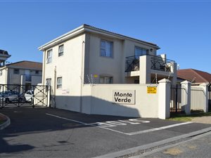 2 Bed Apartment in Goodwood