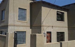 8 Bedroom Apartment in Bram Fisherville