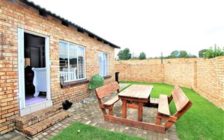 2 Bedroom Townhouse in Cloverdene