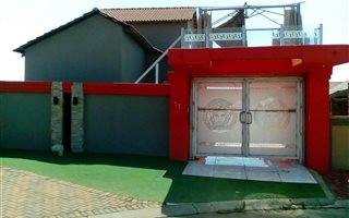 3 Bedroom House in Daveyton
