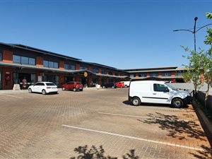 640 m² Commercial space in Magalieskruin