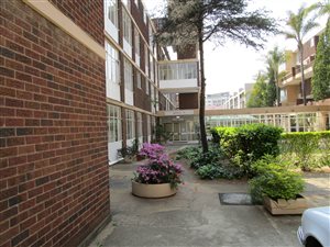 2.5 Bed Townhouse in Bedford Gardens