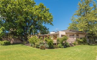 5 Bedroom House in Glenwood