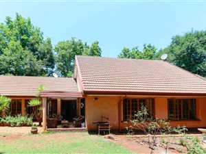 4 Bed House in Glen Lauriston