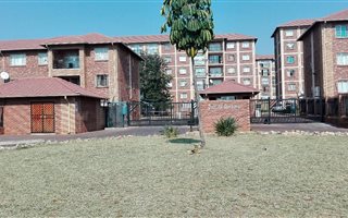 2 Bedroom House in Karen Park