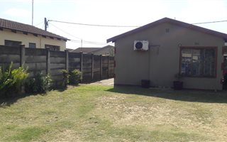 2 Bedroom House in Brackenham