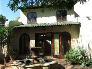 2 Bed House in Parktown North