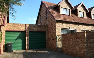 4 Bedroom Townhouse in Bromhof