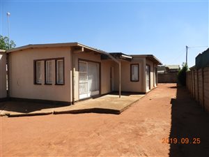 3 Bed House in Randlespark