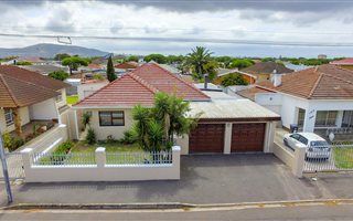 3 Bedroom House in Goodwood