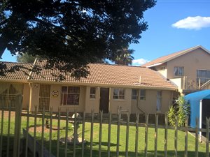 5 Bed House in Heuweloord