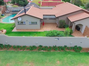 4 Bed House in Ridgeway