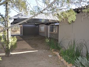 8.9 ha Farm in Tweefontein