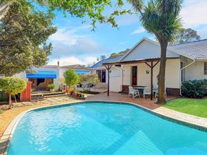 3 Bed House in Highway Gardens