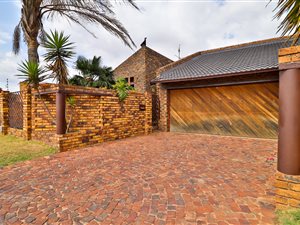 3 Bed House in Van Dyk Park