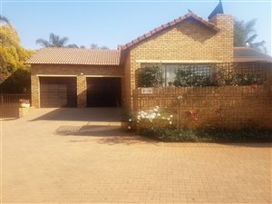 3 Bed Townhouse in Ruimsig
