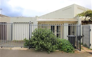 2 Bedroom House in Lakeside