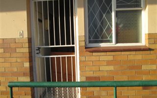 1 Bedroom Apartment in Vanderbijlpark CW