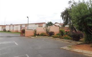 2 Bedroom Simplex in Ridgeway