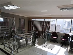 305 m² Commercial space in Springfield Park
