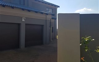 5 Bedroom House in Raslouw Glen